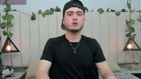 Salvatore  online show from November 9, 2025, 4:44 am