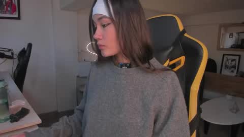 Stefana    or    Samchispas online show from November 12, 2025, 8:41 pm