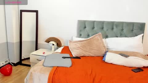 Snapshot of sam_and_molly chatting on January 31, 2025, 1:22 am Sam and Molly online show from January 31, 2025, 1:22 am