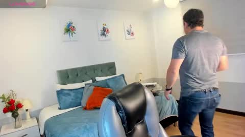 Snapshot of sam_and_molly chatting on February 20, 2025, 7:08 pm Sam and Molly online show from February 20, 2025, 7:08 pm