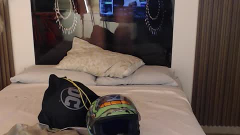 SAM MANSON online show from March 3, 2026, 12:11 pm