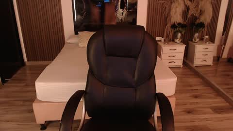 SAM MANSON online show from April 7, 2026, 12:16 pm