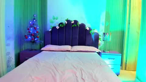 sam_naughty18 online show from December 6, 2024, 4:28 pm