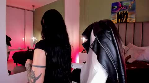  Samantha  online show from November 30, 2025, 11:42 pm