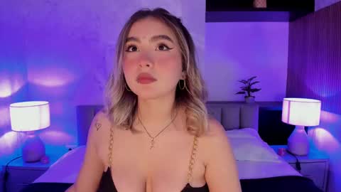 Snapshot of samanta_bone chatting on January 15, 2025, 11:40 pm Samanta online show from January 15, 2025, 11:40 pm