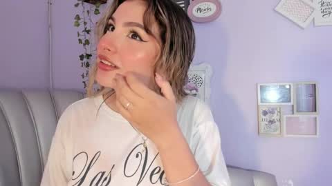 Snapshot of samanta_bone chatting on March 3, 2025, 12:59 am Samanta online show from March 3, 2025, 12:59 am