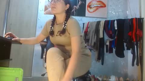 Snapshot of samanta_brownn_ chatting on May 2, 2026, 11:15 am samanta online show from May 2, 2026, 11:15 am