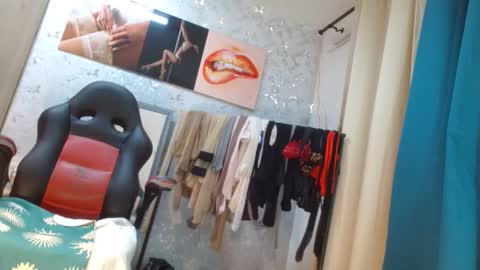 Snapshot of samanta_brownn_ chatting on May 4, 2026, 11:06 am samanta online show from May 4, 2026, 11:06 am