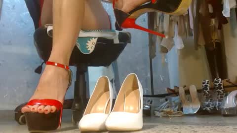 Snapshot of samanta_brownn_ chatting on May 11, 2026, 2:45 pm samanta online show from May 11, 2026, 2:45 pm