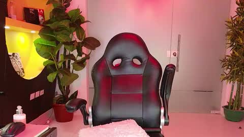 samantakane online show from November 21, 2025, 4:11 am