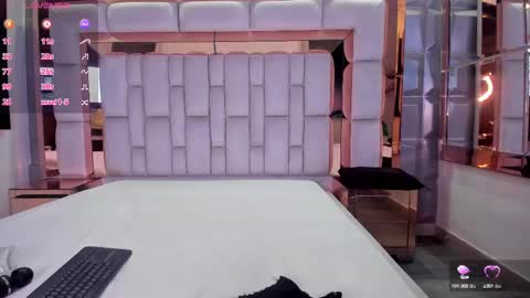 S A M A N T A   online show from March 6, 2025, 7:47 am