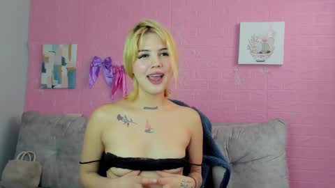 Snapshot of samantha_browwnn chatting on December 20, 2024, 4:25 pm samantha_browwnn online show from December 20, 2024, 4:25 pm