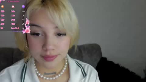 Snapshot of samantha_browwnn chatting on February 17, 2025, 8:26 pm samantha_browwnn online show from February 17, 2025, 8:26 pm