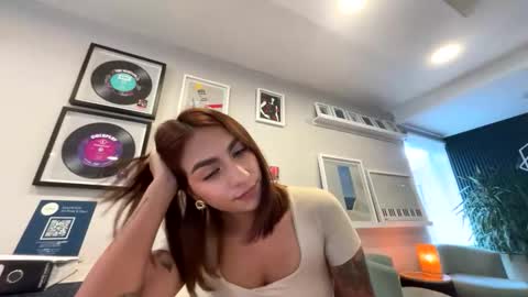 Samantha online show from October 19, 2025, 7:14 pm