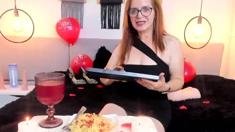 Snapshot of samantha_mature56 chatting on February 15, 2025, 4:34 pm Sam online show from February 15, 2025, 4:34 pm