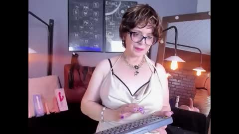 Snapshot of samantha_mature56 chatting on September 27, 2025, 3:22 am Sam online show from September 27, 2025, 3:22 am