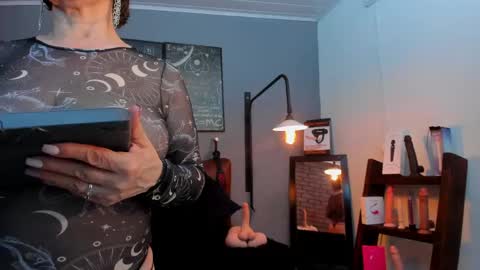 Snapshot of samantha_mature56 chatting on May 23, 2026, 2:28 am Sam online show from May 23, 2026, 2:28 am