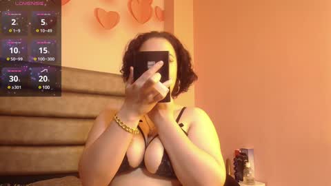 Samantha Anderson online show from January 14, 2025, 9:51 pm