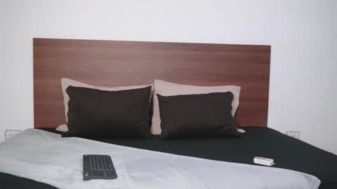 samanthaawellss online show from December 3, 2025, 7:45 pm