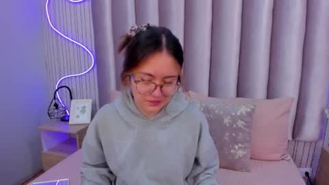 Alejandra  online show from November 15, 2025, 11:51 am