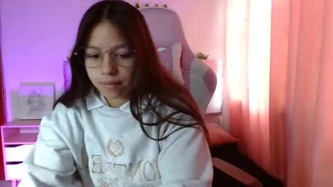 Snapshot of samantharoldan chatting on February 13, 2025, 2:52 pm Samantha online show from February 13, 2025, 2:52 pm