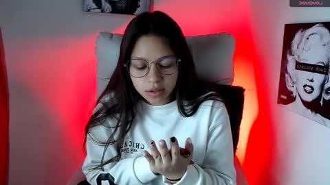Snapshot of samantharoldan chatting on March 5, 2025, 1:50 pm Samantha online show from March 5, 2025, 1:50 pm