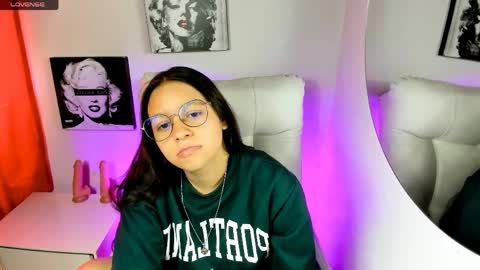 Samantha online show from April 7, 2026, 3:34 pm