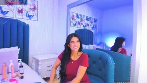 Snapshot of samara_warren chatting on December 19, 2024, 11:50 am Samara Warren online show from December 19, 2024, 11:50 am