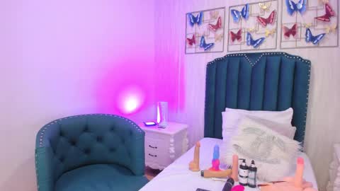 Snapshot of samara_warren chatting on February 11, 2025, 2:46 pm Samara Warren online show from February 11, 2025, 2:46 pm