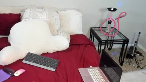 Yaya online show from January 3, 2025, 9:47 pm