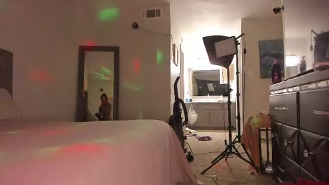 Yaya online show from April 19, 2026, 12:04 pm