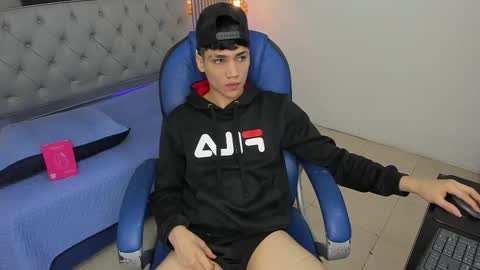 Sam online show from March 20, 2026, 1:16 pm