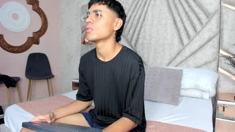 Samfrrost online show from April 5, 2026, 11:51 am