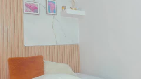 Samanta online show from April 15, 2026, 9:37 pm