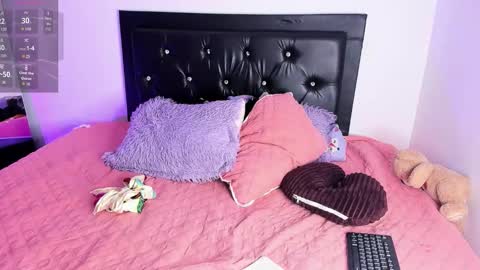 samiacooper25 online show from February 3, 2026, 4:10 am