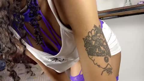 KatyDoll online show from November 10, 2025, 1:37 am