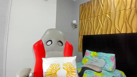 Samantha online show from November 17, 2025, 3:18 pm