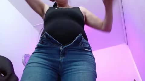 Samantha online show from March 6, 2025, 8:48 pm