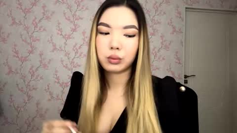 Elina online show from February 17, 2026, 7:16 am