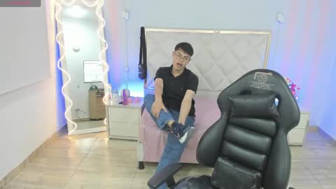 samu_tay online show from June 8, 2026, 3:29 am