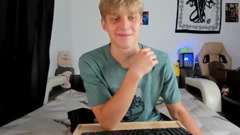 Snapshot of samuel_clark chatting on September 20, 2025, 9:10 am Sam online show from September 20, 2025, 9:10 am