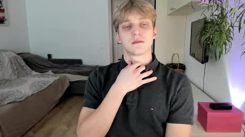 Snapshot of samuel_clark chatting on October 10, 2025, 9:52 am Sam online show from October 10, 2025, 9:52 am