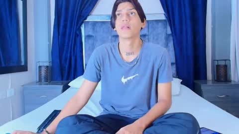 Snapshot of samuel_sincee chatting on January 22, 2025, 3:20 am Samuel Sincee online show from January 22, 2025, 3:20 am