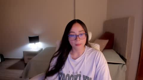 Snapshot of samy_one chatting on June 5, 2026, 10:48 pm Samy online show from June 5, 2026, 10:48 pm