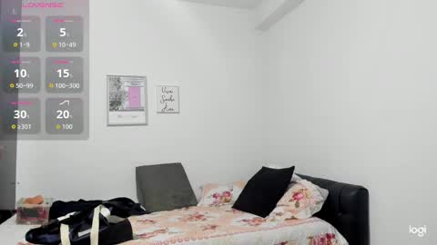 Sanddi  online show from September 17, 2025, 8:21 pm