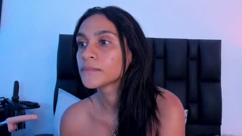 Snapshot of sander_mila chatting on January 20, 2025, 11:32 pm MilaSander online show from January 20, 2025, 11:32 pm