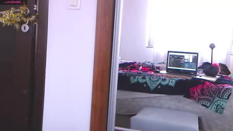 Sandra online show from March 1, 2025, 2:44 pm