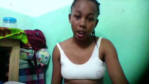 sandra1253099 online show from November 12, 2025, 6:41 pm