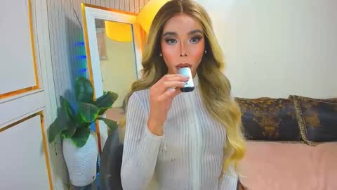 Sandra Hornball online show from December 21, 2025, 4:47 pm