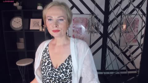 Sandra online show from February 8, 2025, 5:51 am